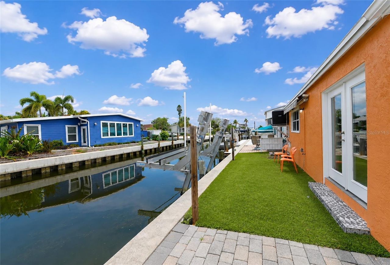 729 Saint Judes Drive S, Unit 2, Longboat Key, FL 34228 Photo