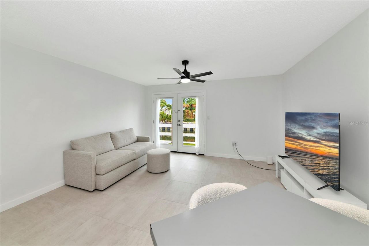 729 Saint Judes Drive S, Unit 2, Longboat Key, FL 34228 Photo