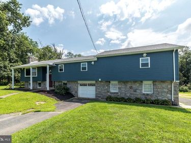 402 N LAYFIELD ROAD , PERKIOMENVILLE, PA 18074