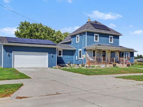 106 South Street, Colo, IA 50056
