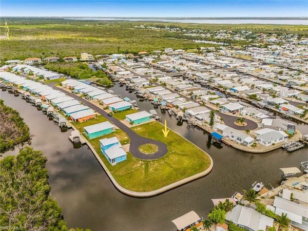 2990 Trawler LN , ST. JAMES CITY, FL 33956