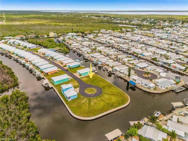 3004 Trawler LN , ST. JAMES CITY, FL 33956