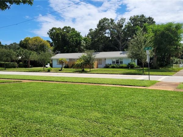 1945 & 1949 24th Street, Vero Beach, FL 32960