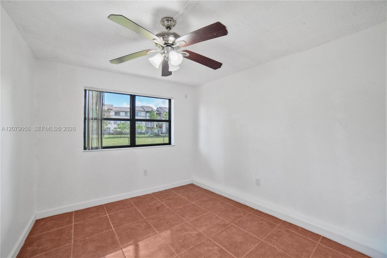 7155 NW 179th St, Unit 108, Hialeah, FL 33015 Photo