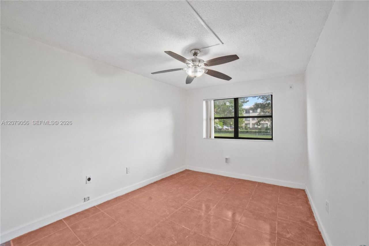 7155 NW 179th St, Unit 108, Hialeah, FL 33015 Photo