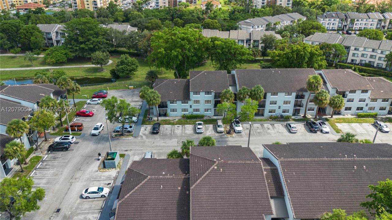 7155 NW 179th St, Unit 108, Hialeah, FL 33015 Photo