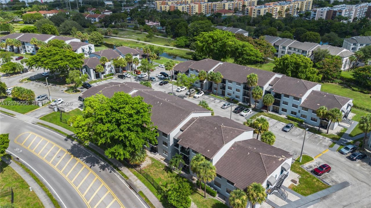 7155 NW 179th St, Unit 108, Hialeah, FL 33015 Photo
