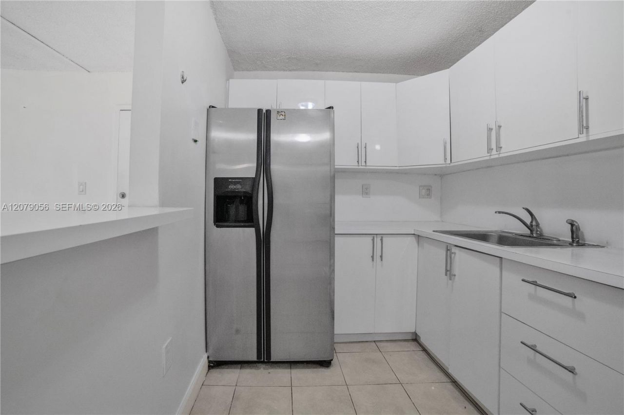 7155 NW 179th St, Unit 108, Hialeah, FL 33015 Photo