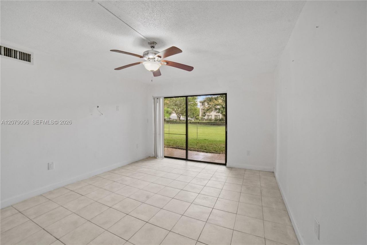 7155 NW 179th St, Unit 108, Hialeah, FL 33015 Photo