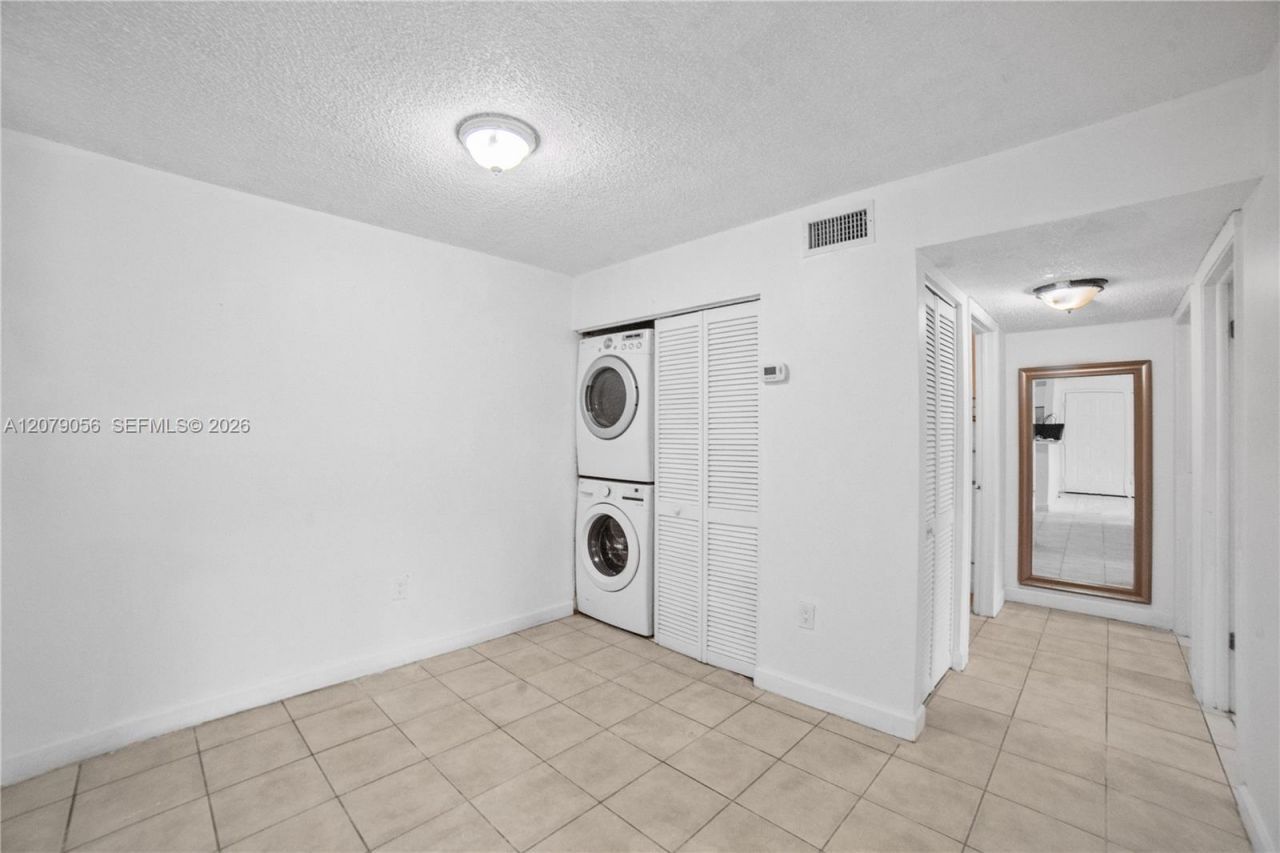 7155 NW 179th St, Unit 108, Hialeah, FL 33015 Photo