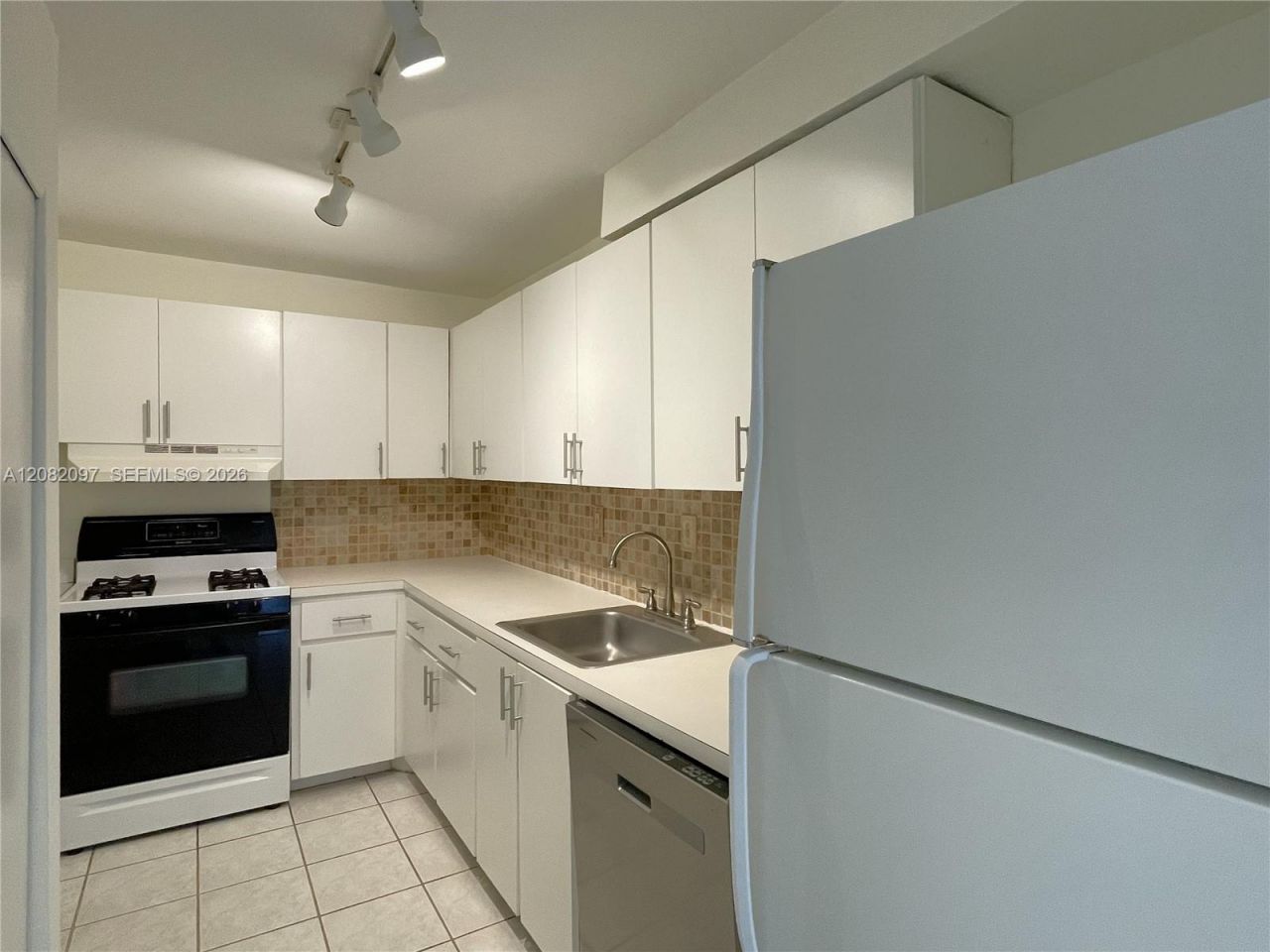 6904 N Kendall Dr , Unit F405, Pinecrest, FL 33156 Photo