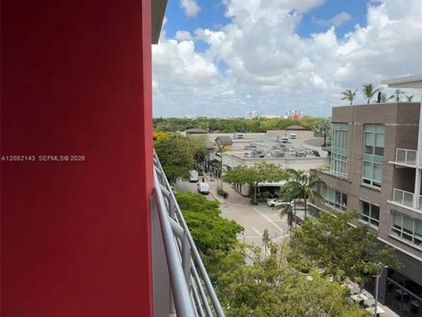 90 NE 32nd street , Unit 513, Miami, FL 33137