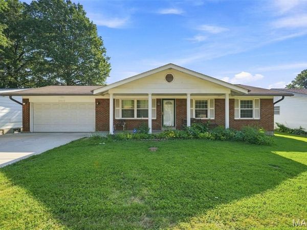 12022 Trampe Heights Lane, Hazelwood, MO 63138