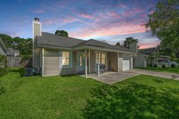 123 Manchester Road photo 4