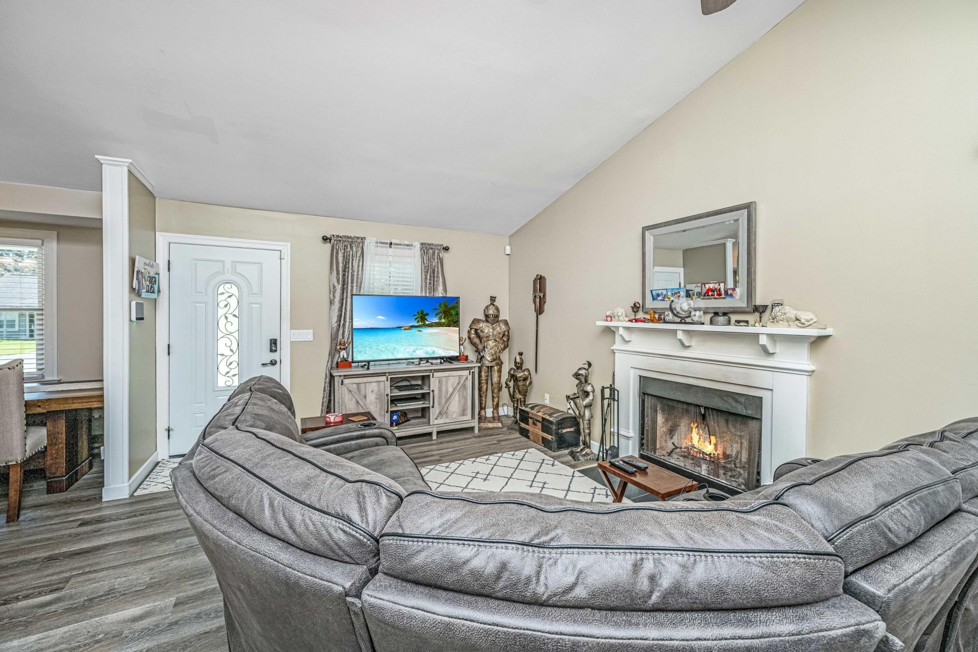 123 Manchester Road Photo 7