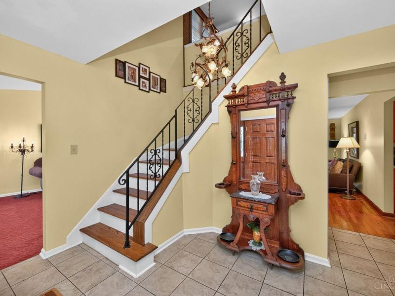 5929 Quailhill Drive, Green Township, OH 45233 Photo 2