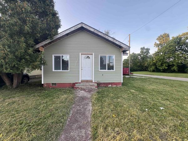 1424 E Highland Avenue, Muncie, IN 47303