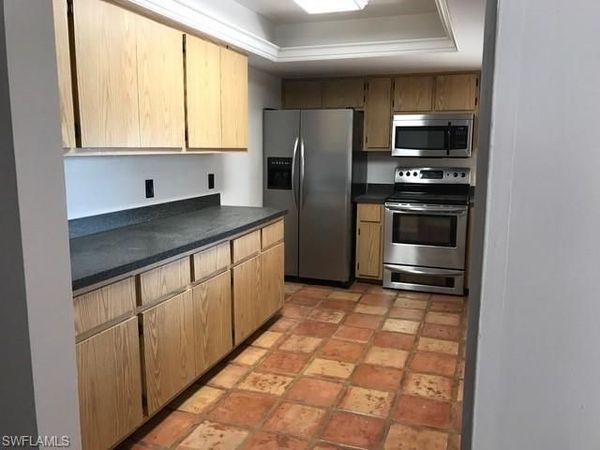 627 SE 10th AVE , CAPE CORAL, FL 33990