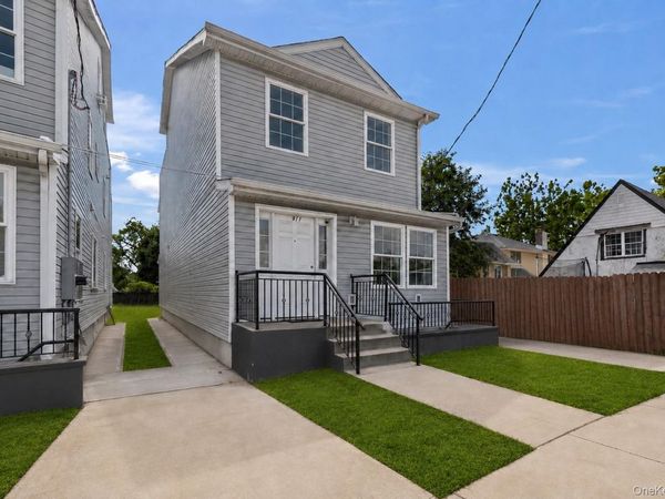 911 Hicksville Road , Far Rockaway, NY 11691