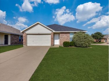 1609 Castle Ridge Road, Fort Worth, TX 76140