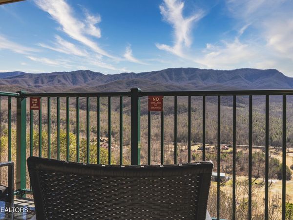 3710 Weber Rd, Gatlinburg, TN 37738