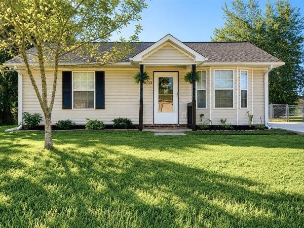 1033 Bush Avenue , Oak Grove, KY 42262