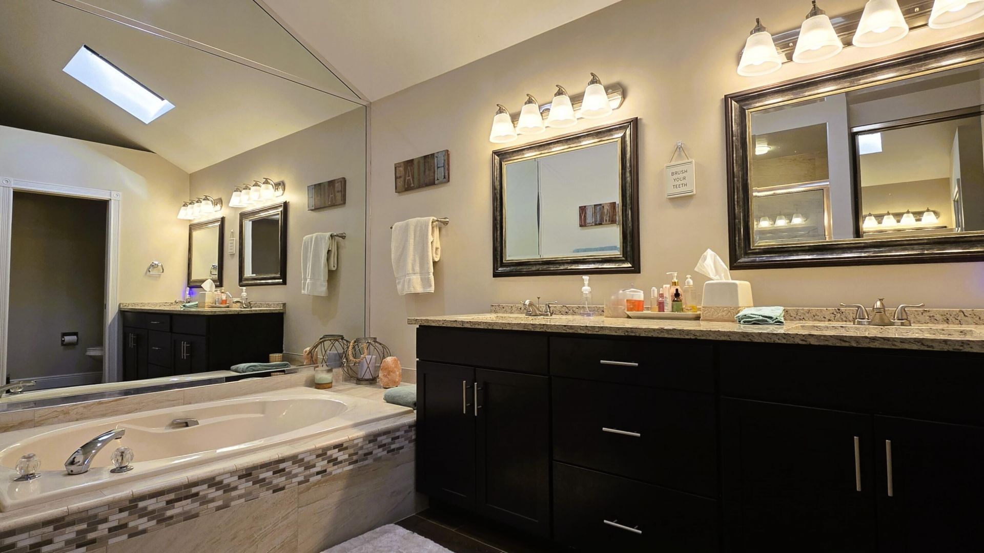 2295 Saratoga Lane, West Palm Beach, FL 33409 Photo