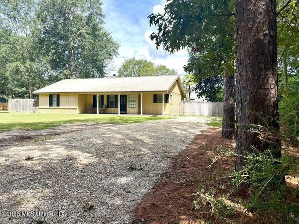 206 Glenwood Drive, Carriere, MS 39426