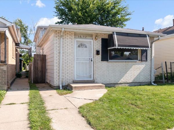1652 W Montvale Avenue , Chicago, IL 60643