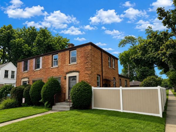 1693 Linden Street , Des Plaines, IL 60018