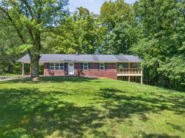 5021 Eagles Cove Rd, Byrdstown, TN 38549