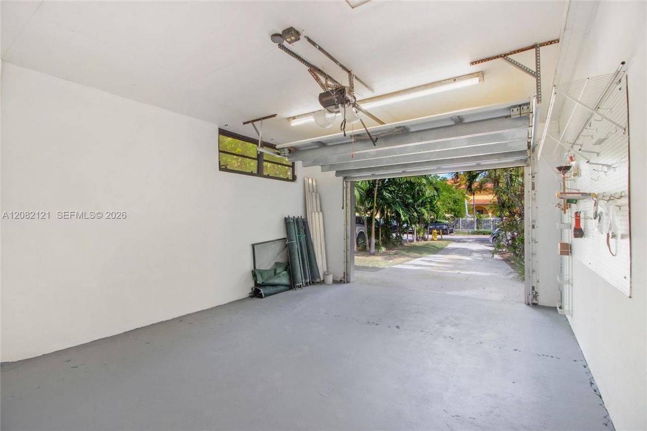 119 Harbor Dr , Key Biscayne, FL 33149 Photo