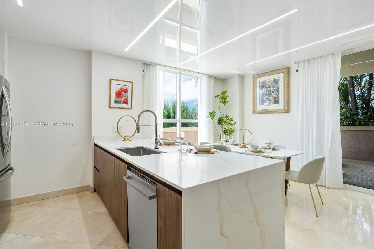 17555 Atlantic Blvd , Unit 508, Sunny Isles Beach, FL 33160 Photo