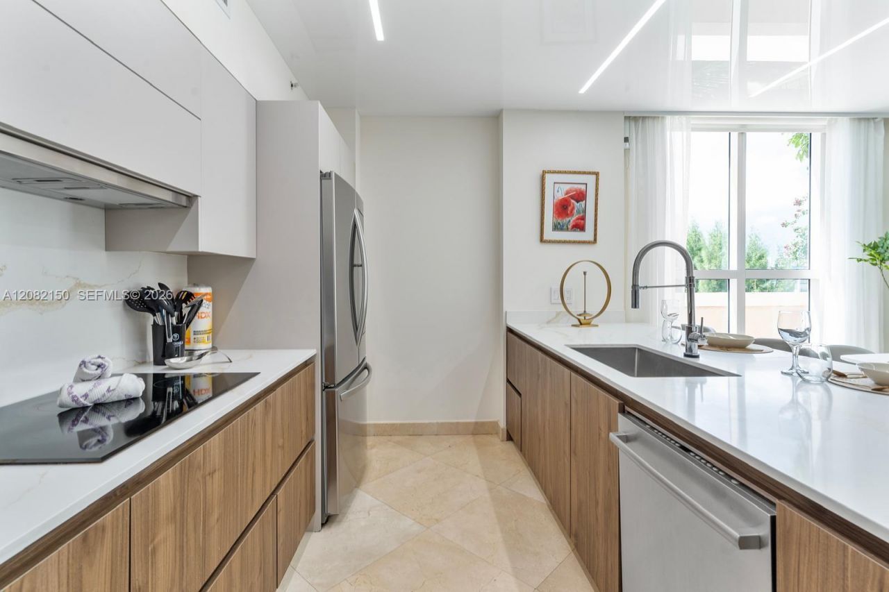 17555 Atlantic Blvd , Unit 508, Sunny Isles Beach, FL 33160 Photo