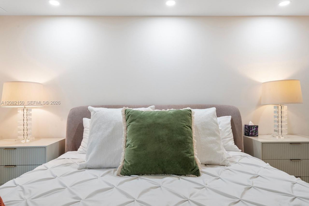 17555 Atlantic Blvd , Unit 508, Sunny Isles Beach, FL 33160 Photo
