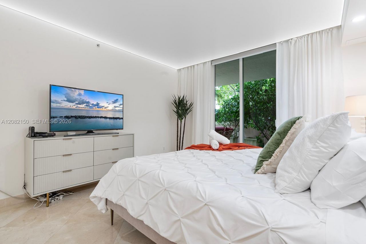 17555 Atlantic Blvd , Unit 508, Sunny Isles Beach, FL 33160 Photo