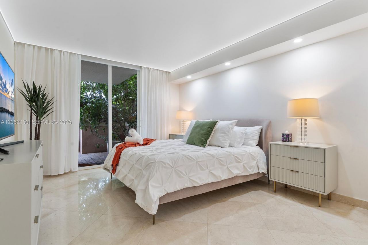17555 Atlantic Blvd , Unit 508, Sunny Isles Beach, FL 33160 Photo