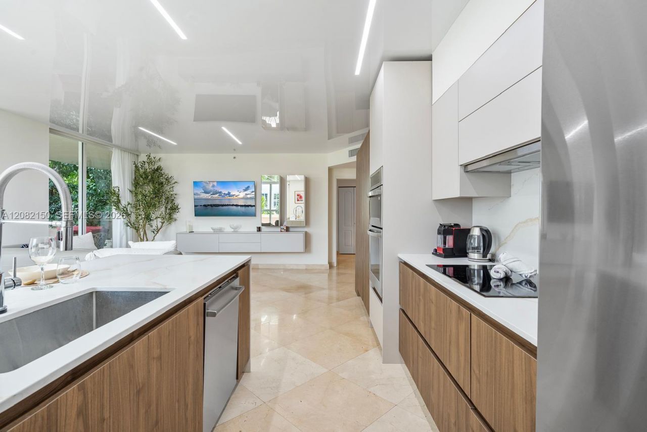 17555 Atlantic Blvd , Unit 508, Sunny Isles Beach, FL 33160 Photo