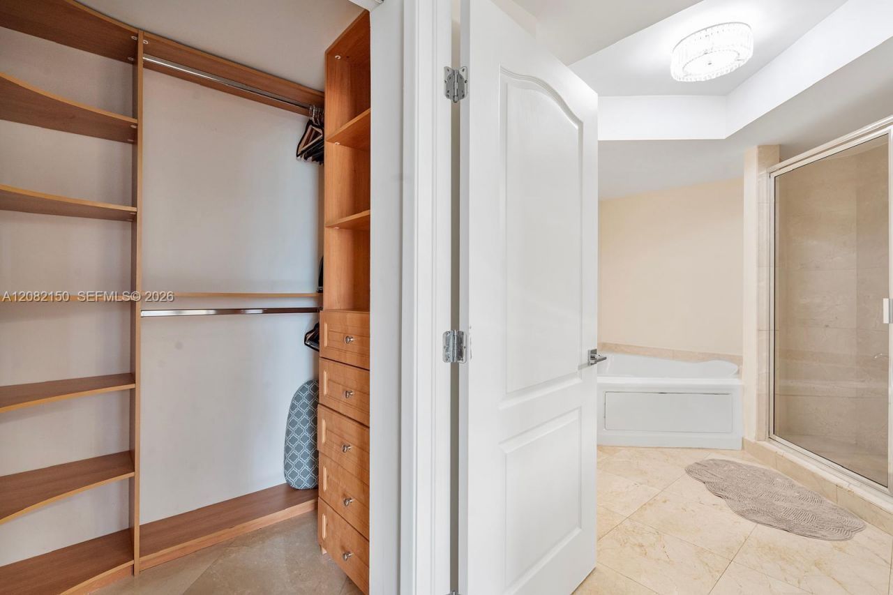 17555 Atlantic Blvd , Unit 508, Sunny Isles Beach, FL 33160 Photo