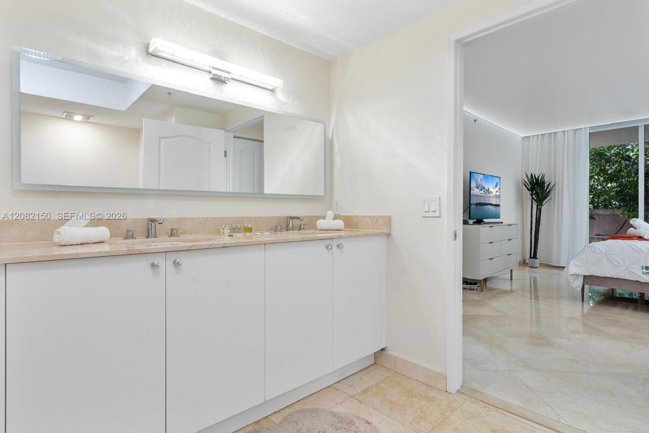 17555 Atlantic Blvd , Unit 508, Sunny Isles Beach, FL 33160 Photo