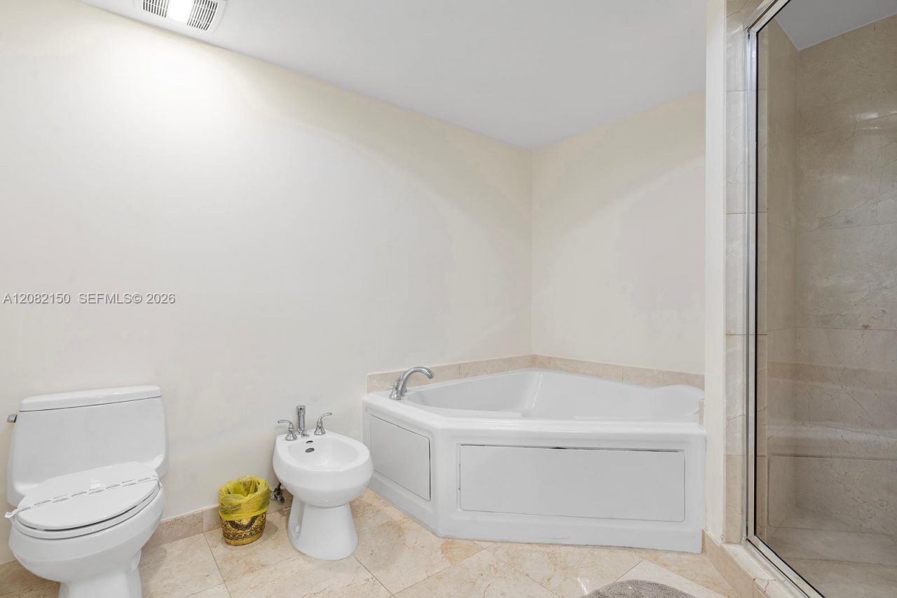 17555 Atlantic Blvd , Unit 508, Sunny Isles Beach, FL 33160 Photo