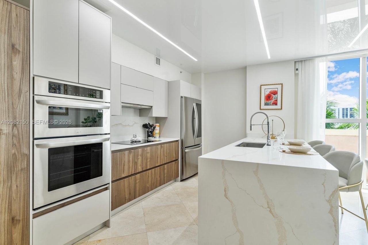 17555 Atlantic Blvd , Unit 508, Sunny Isles Beach, FL 33160 Photo
