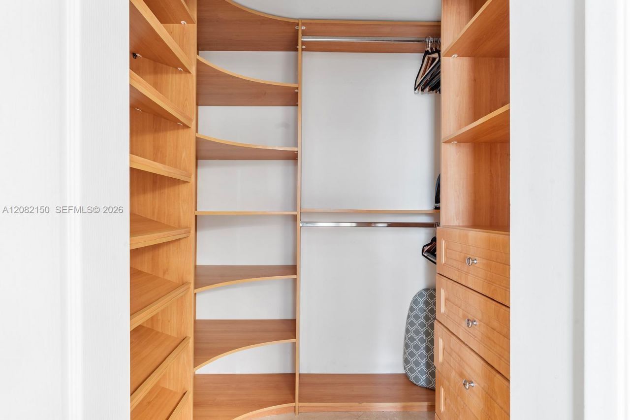 17555 Atlantic Blvd , Unit 508, Sunny Isles Beach, FL 33160 Photo