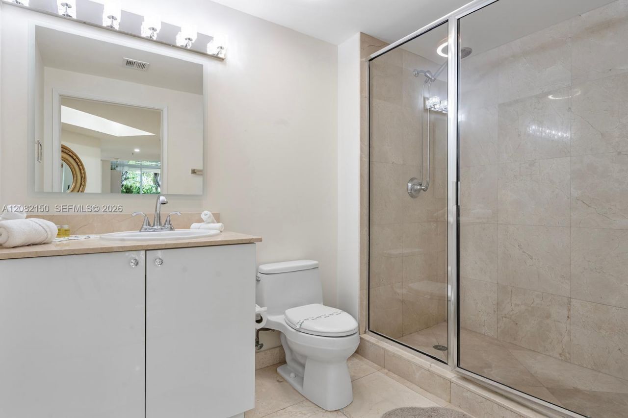 17555 Atlantic Blvd , Unit 508, Sunny Isles Beach, FL 33160 Photo