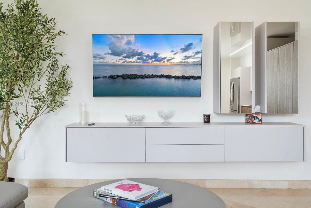 17555 Atlantic Blvd , Unit 508, Sunny Isles Beach, FL 33160 Photo