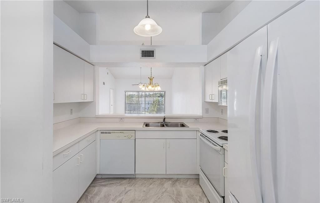 3250 Cypress Glen Way , Unit 421, Naples, FL 34109 Photo
