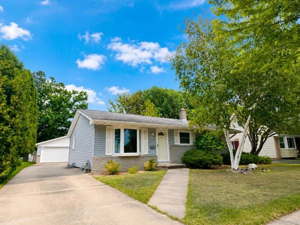240 N EAGLE STREET, Oshkosh, WI 54902