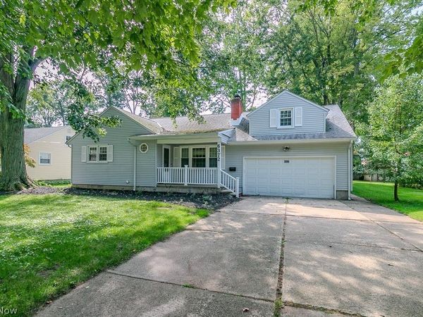6372 Clearair Drive , Mentor, OH 44060
