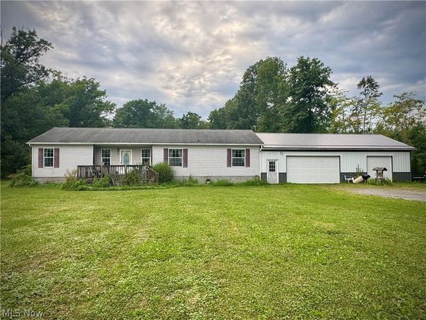 1886 N Pricetown Road , Diamond, OH 44412
