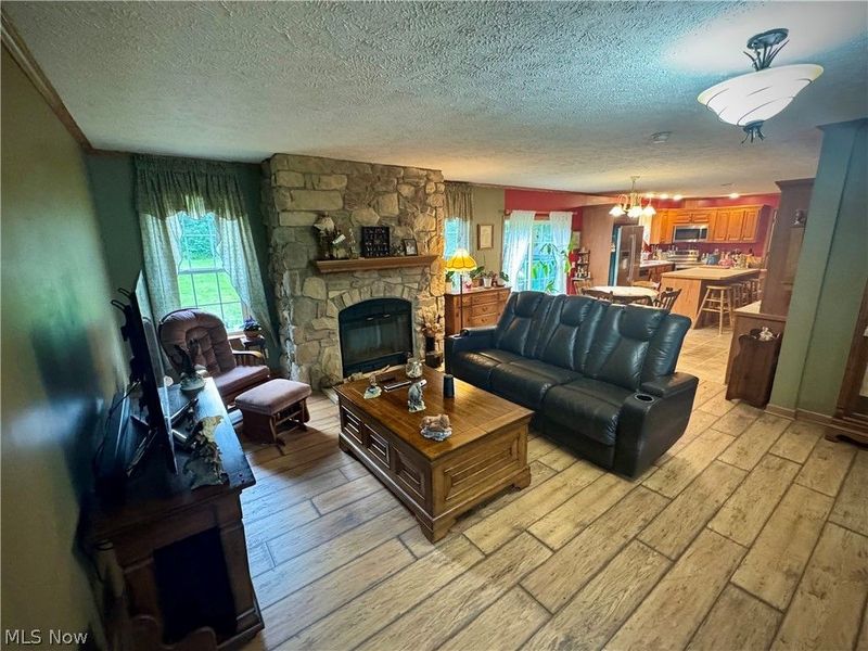 1886 N Pricetown Road, Diamond, OH 44412 Photo 4